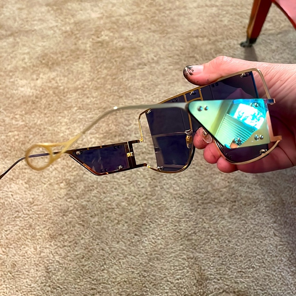 Chameleon sunglasses - Picture 2 of 3